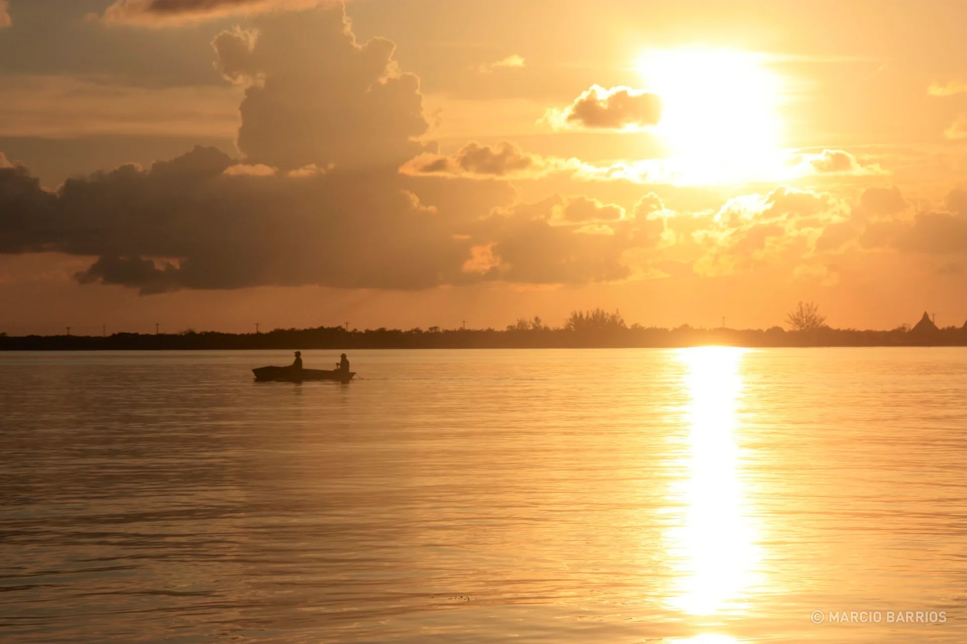 Incredible sunset in Utila Incredible sunset in Utila