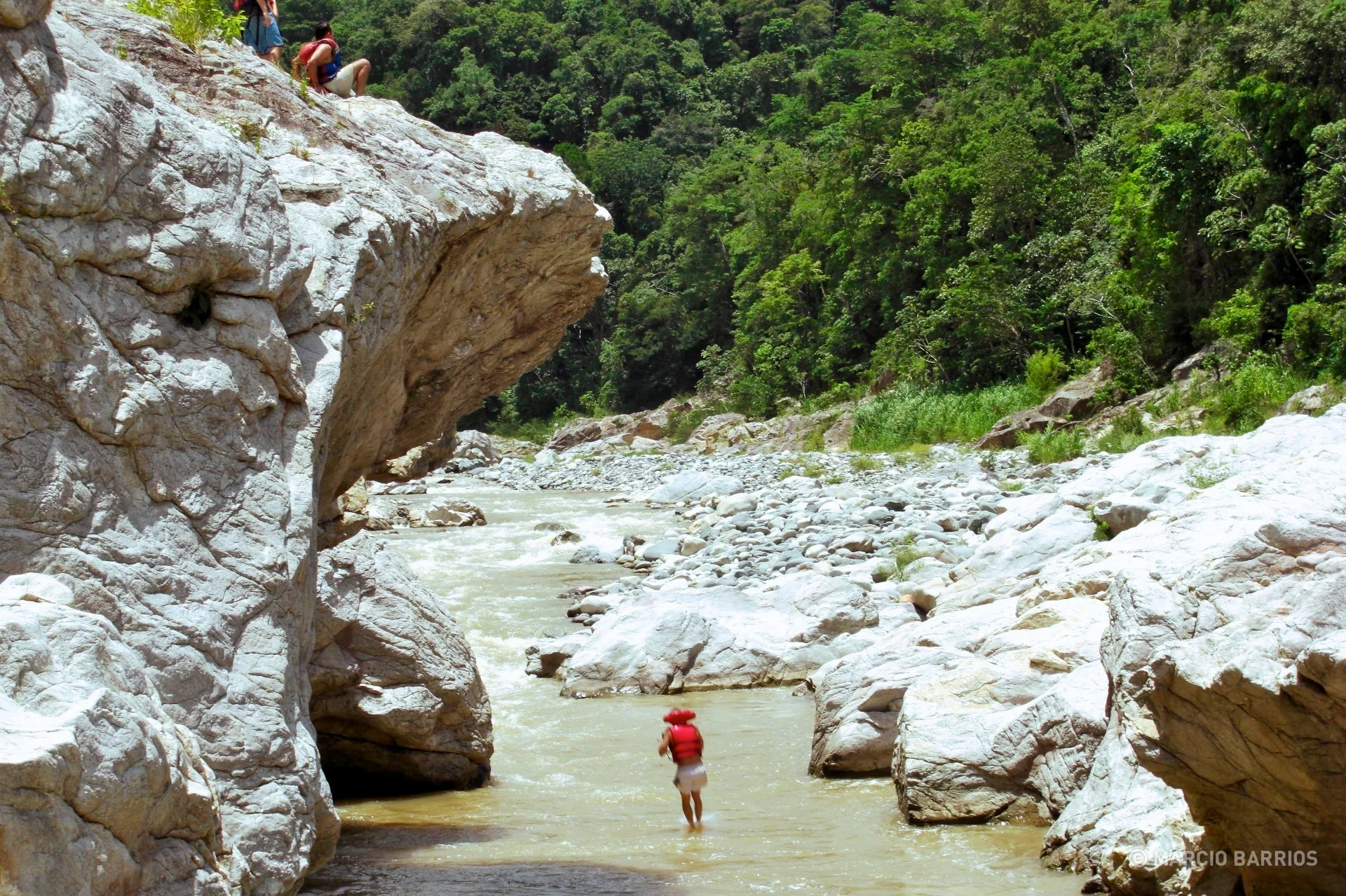 Jumping over Cangrejal river Jumping over Cangrejal river